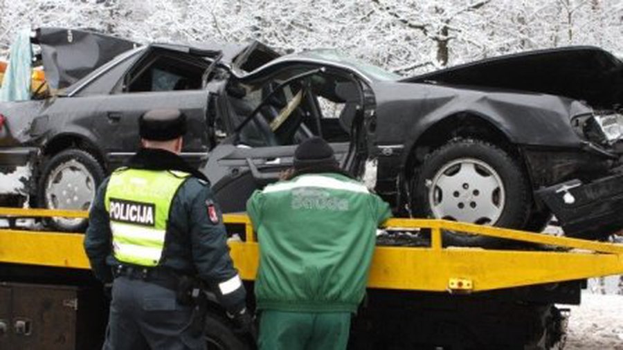 Неделя на дорогах Литвы: 6 человек погибли, 74 пострадали - Происшествия и криминал