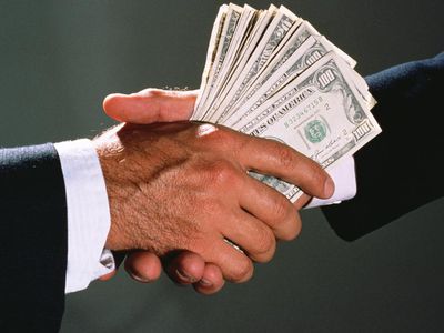 В России предлагают ставить взяточникам клеймо на руку - В Мире