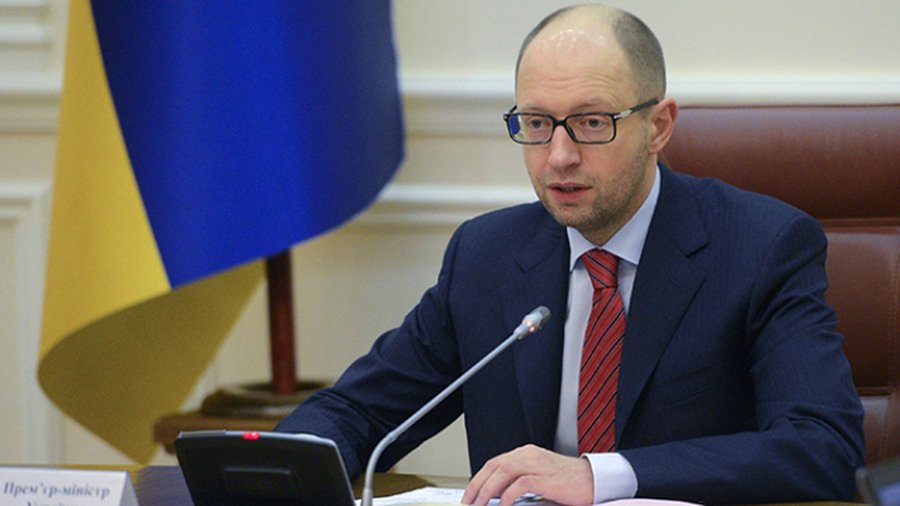 Яценюк: Украине придется покупать у России газ даже по $500 за тысячу кубометров - В Мире