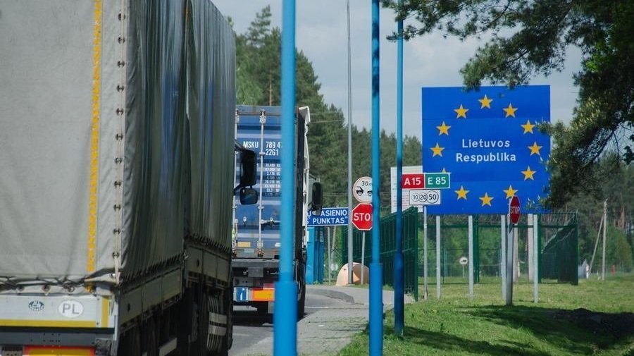 Водители грузовиков при выезде из Беларуси в Литву теперь могут предъявлять электронную декларацию на топливо - Литва и страны Балтии