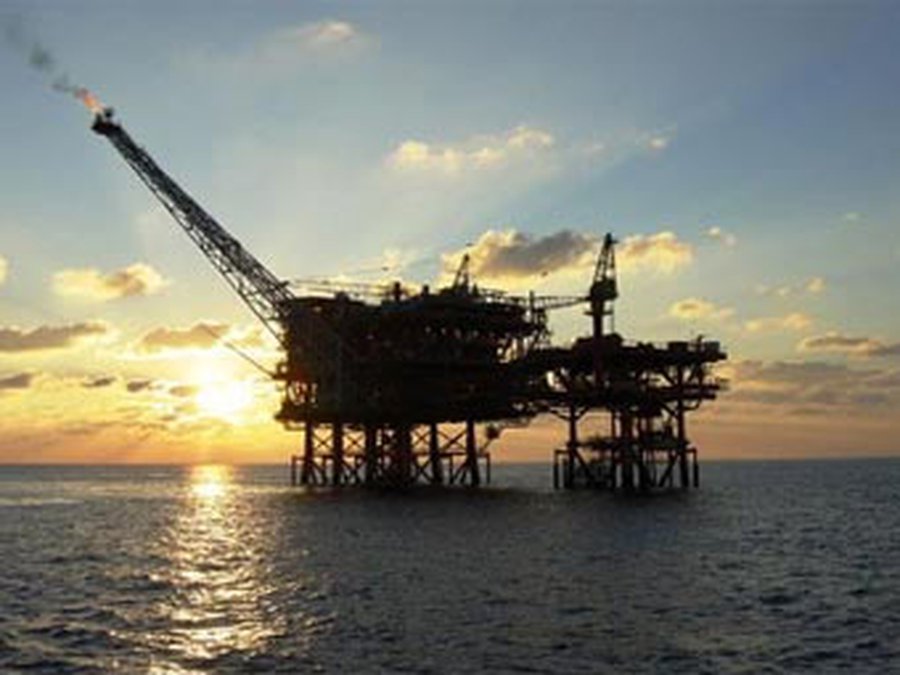Стоимость барреля нефти упала до 36 долларов - В Мире