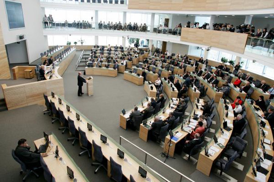 Лидер парламентской оппозиции: Литва теряет помощь ЕС из–за сонных министерств - Литва и страны Балтии