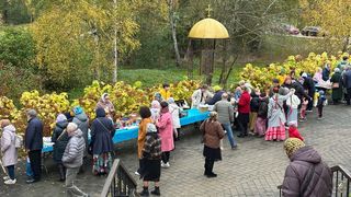 Традиционная Покровская ярмарка порадовала прихожан и гостей храма (фотогалерея)