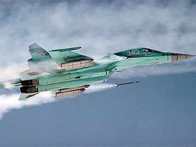В России завершены боевые испытания бомбардировщика Су-34 - В Мире