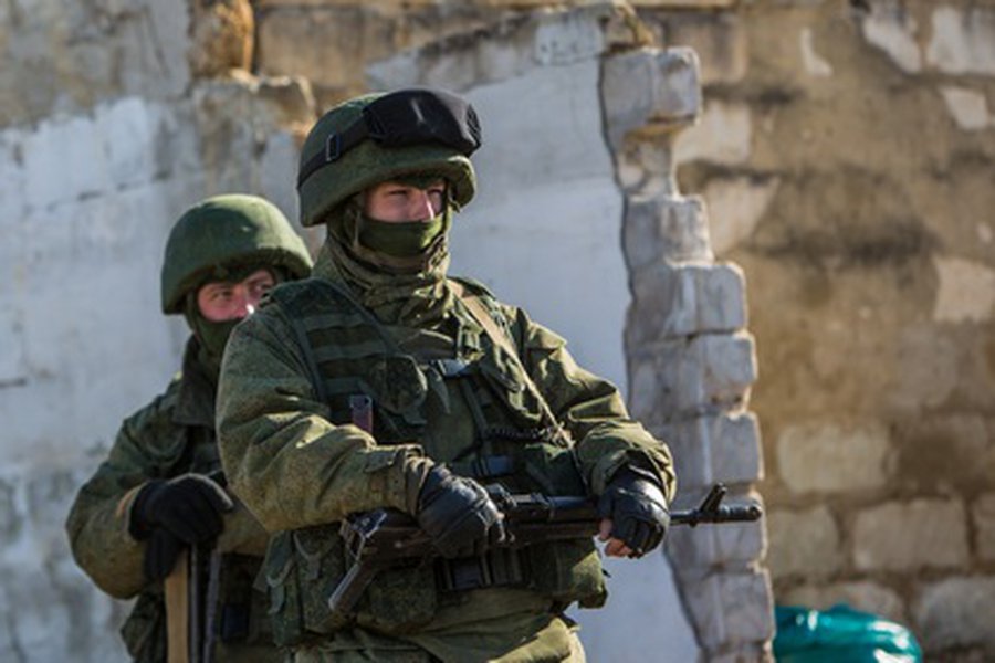 Минобороны Украины разрешило своим военнослужащим применять оружие в Крыму - В Мире