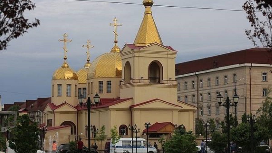 Прихожане храма в Грозном успели закрыть дверь перед бандитами - Происшествия и криминал