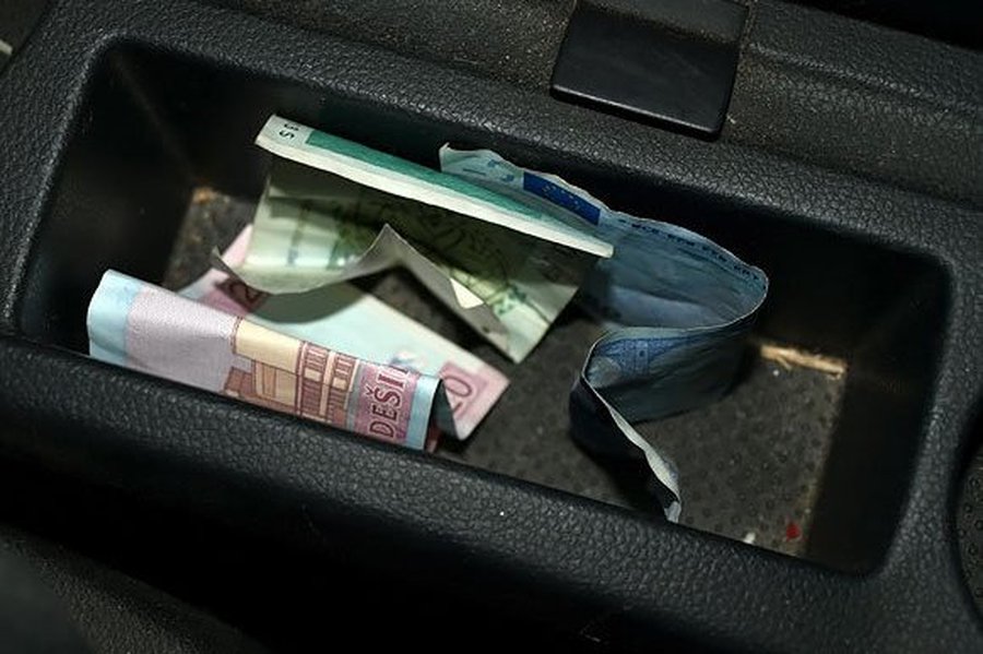 Попытка подкупа полицейского не удалась                                                                                                                - Происшествия и криминал