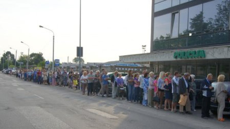 Gauti pasą - misija nebeįmanoma: gyventojai liko be asmens dokumentų - Lietuva ir Baltijos šalys