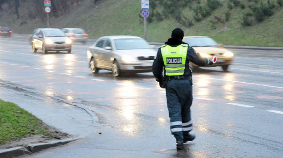 Во время рейда было установлено 10 нарушений ПДД, найдены контрабандные сигареты - Происшествия и криминал