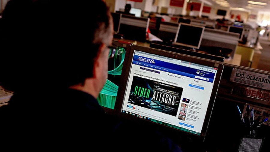 Times: Великобритания изучает возможность проведения кибератаки против РФ - В Мире