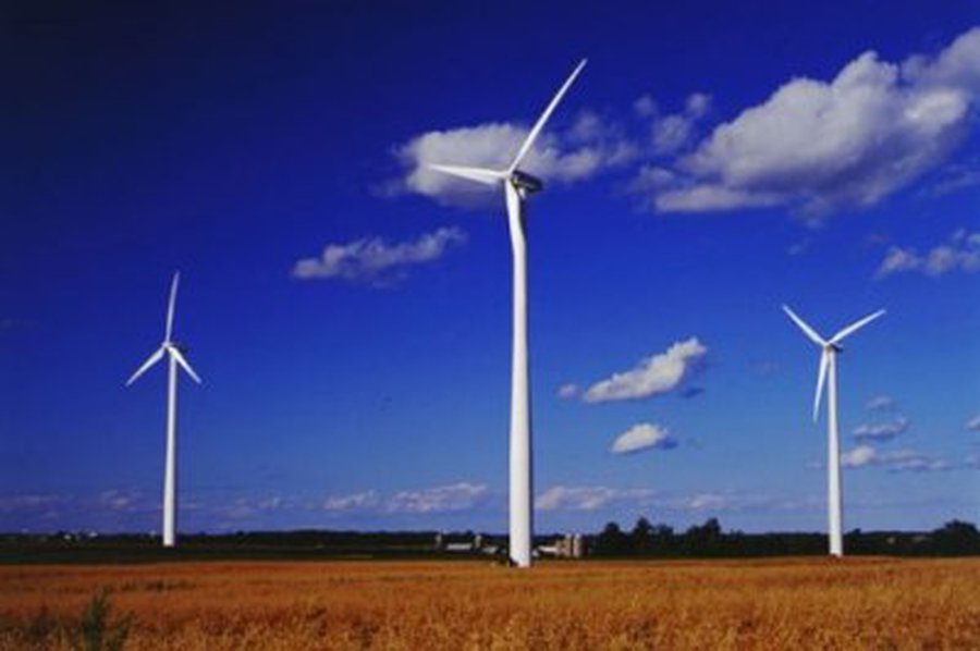 Siūlo mažiau remti vėjo energetiką 
 
 - Energetika