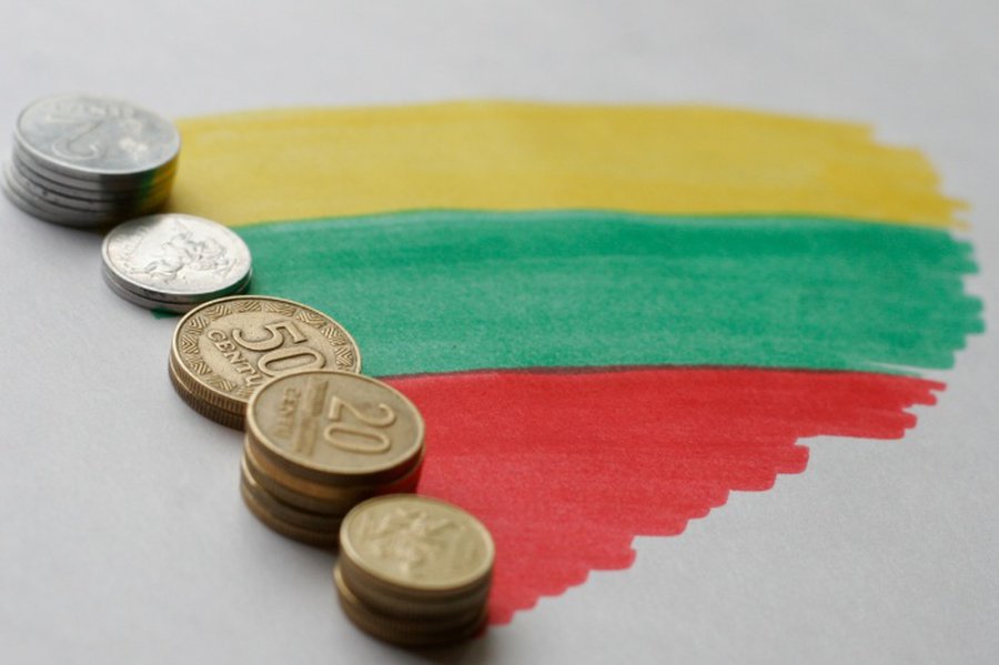 Жители Литвы должны государству почти 150 млн. литов - Литва и страны Балтии