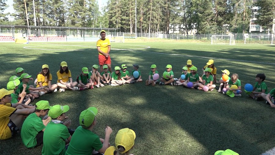 Детский летний спортивный лагерь "Summer CAMP 2022" начал свою работу (видео) - В Висагинасе