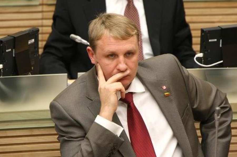 Литовских депутатов призывают сдать кровь на наличие в ней наркотиков - Литва и страны Балтии
