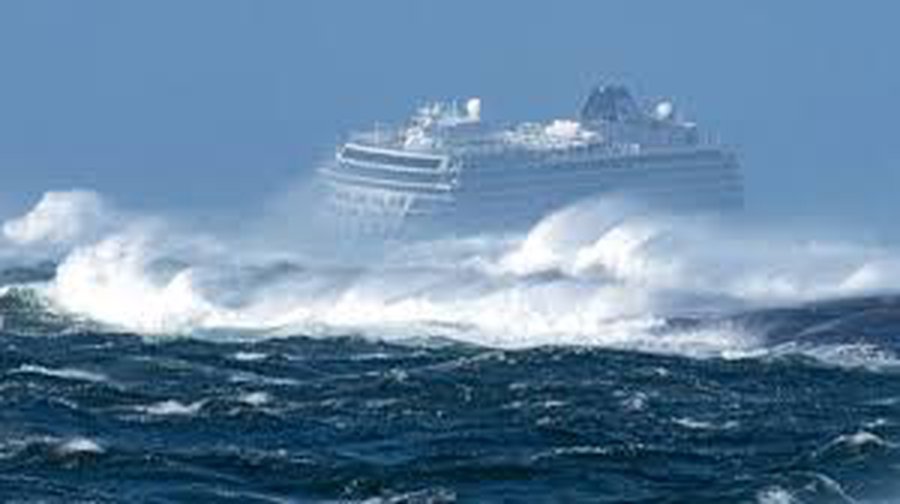 Около 400 человек эвакуировали с норвежского судна Viking Sky - В Мире