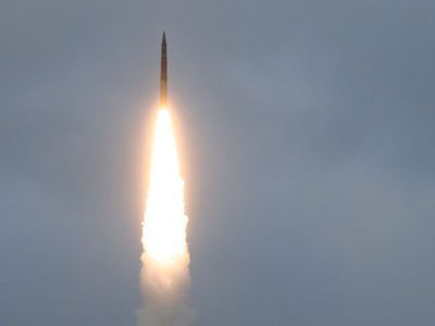 В Астраханской области успешно испытали ракету "Тополь" - В Мире