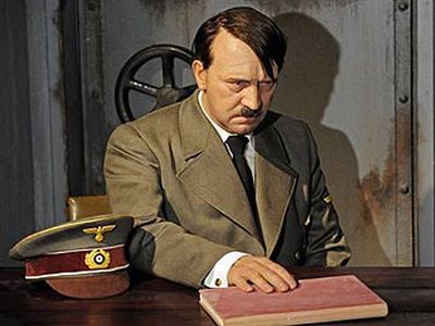 В берлинском музее Тюссо оторвали голову восковому Гитлеру - Хобби, отдых и развлечения
