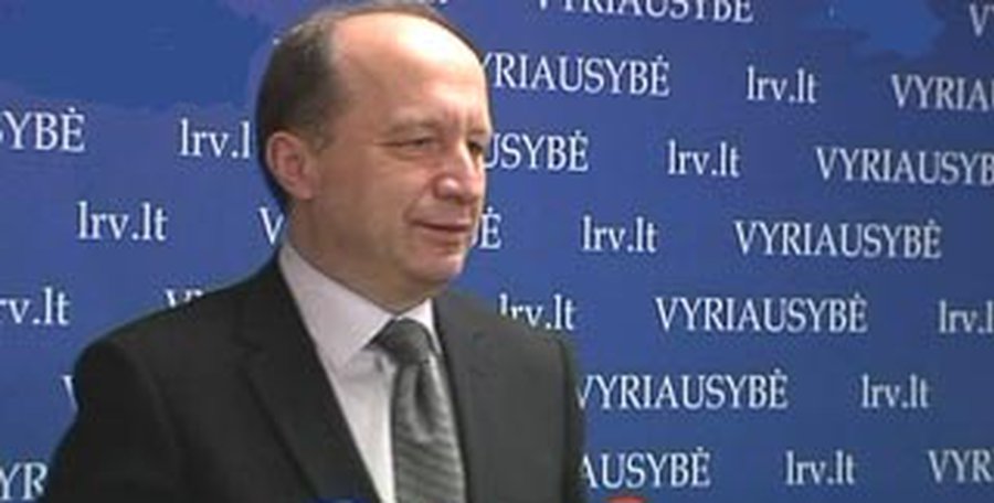 Правительство о сокращении пенсий, зарплат госслужащих и материнских пособий  - Литва и страны Балтии